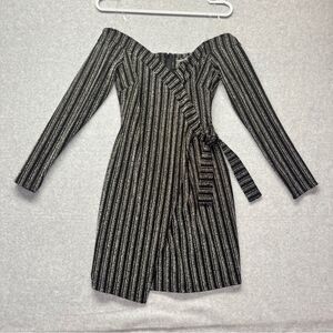 Midnight Doll Shimmer Faux Wrap Dress NWOT Black Silver Jr’s size 5‎